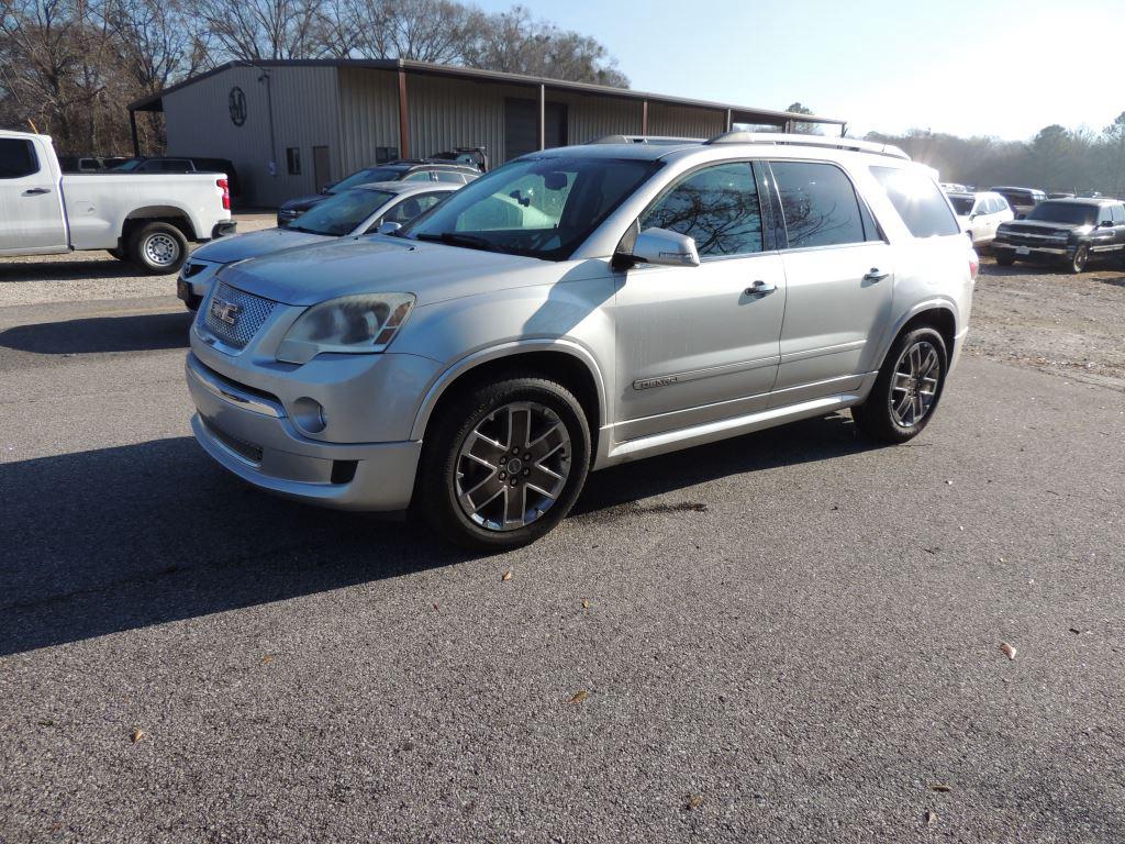 2012 GMC Acadia Denali's photo