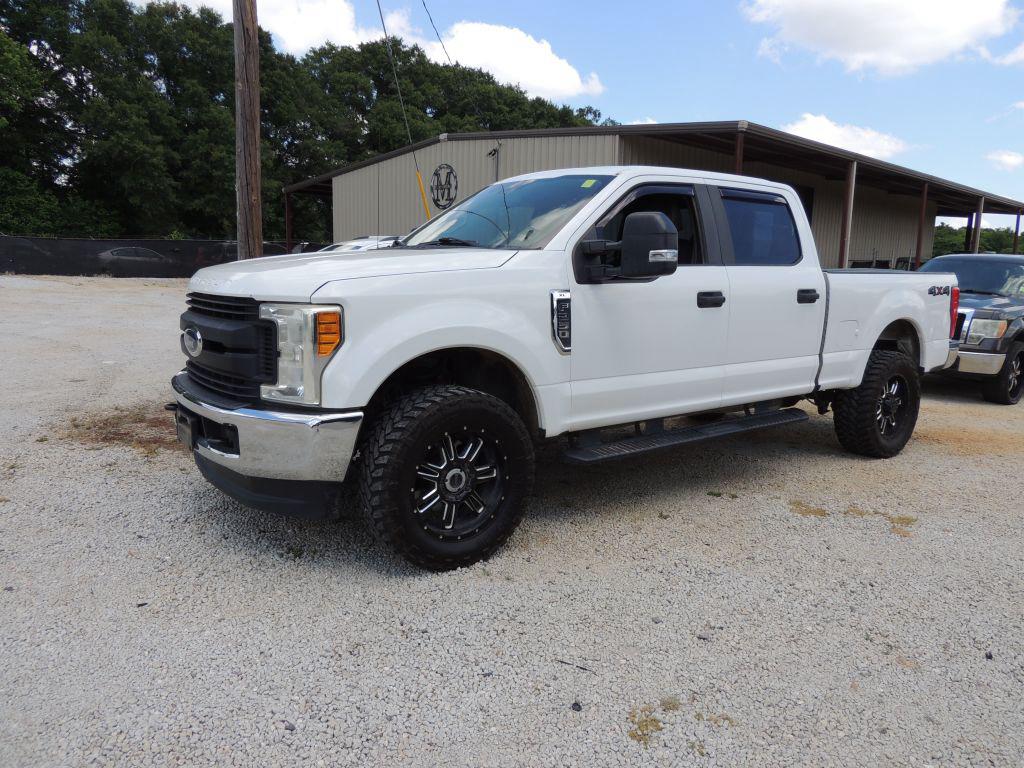2017 Ford F-250 XL 4x4 Crew Cab 8' Box's photo
